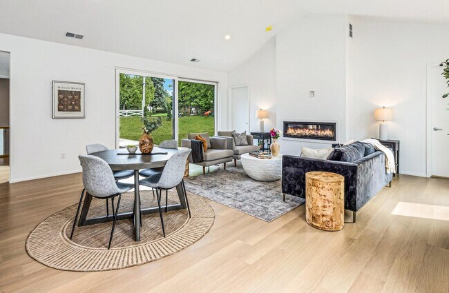 1188 Harmony Ct in Grafton, WI - Building Photo - Building Photo