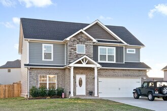 331 Bluebriar Trace in Clarksville, TN - Building Photo - Building Photo