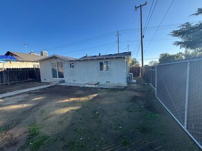 1446 Minnewawa Ave in Clovis, CA - Building Photo - Building Photo