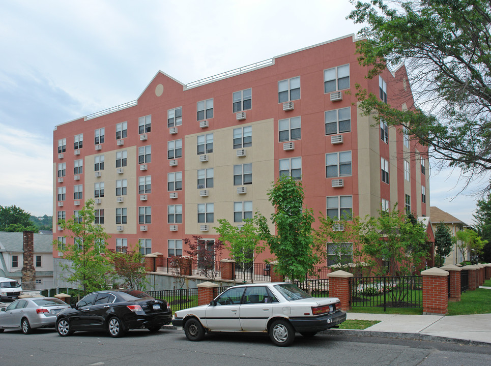 Kensico Terrace in White Plains, NY - Foto de edificio