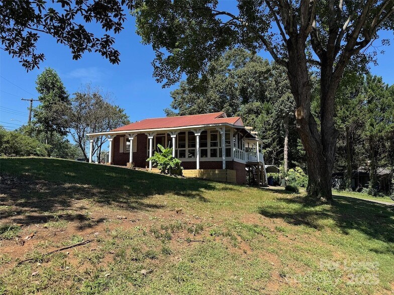 1234 11th St NW in Hickory, NC - Building Photo