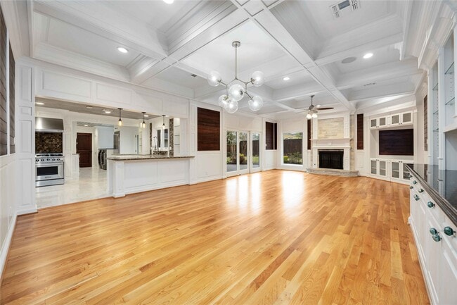 property at 4031 Fernwood Dr