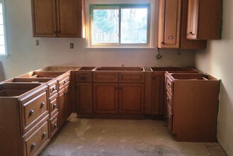 345 N Professor St in Oberlin, OH - Building Photo - Interior Photo