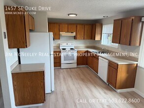 1457 SE Duke Dr in Hillsboro, OR - Building Photo - Building Photo