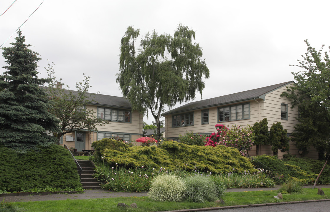 Aloha Terrace Apartments in Seattle, WA - Building Photo