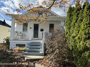 1236 Maplewood Rd in Belmar, NJ - Foto de edificio - Building Photo