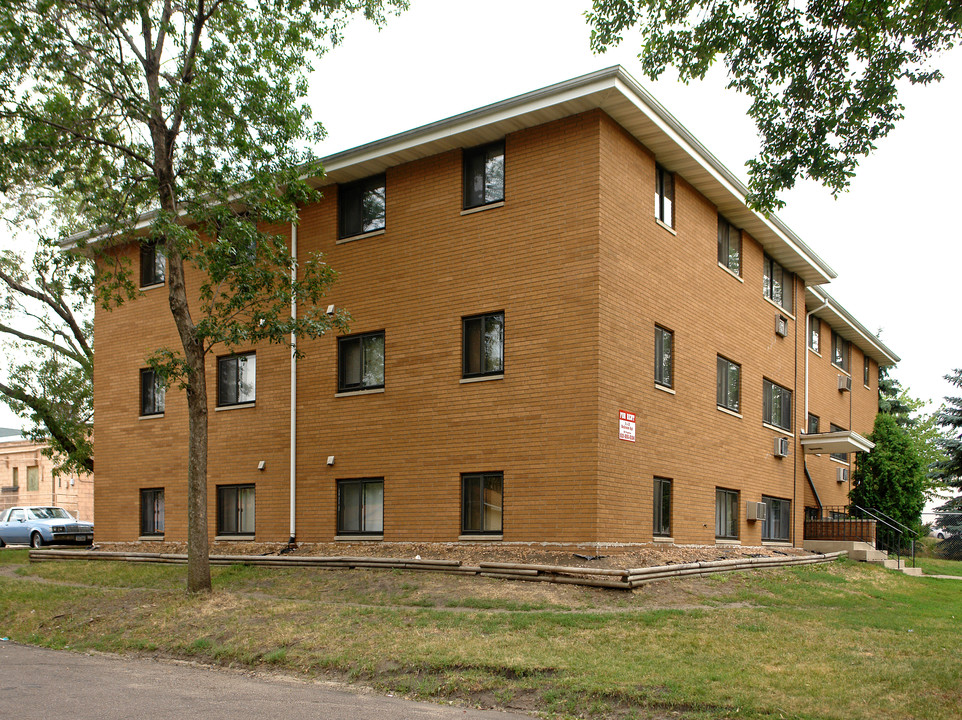 165 Wheelock Pky W in St. Paul, MN - Building Photo