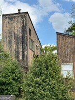 2806 Shell Bark Rd in Decatur, GA - Building Photo
