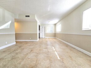 Lincoln Apartments, LLC in Hollywood, FL - Foto de edificio - Building Photo