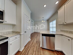 229 Cinnamon Way in Clemmons, NC - Building Photo - Building Photo