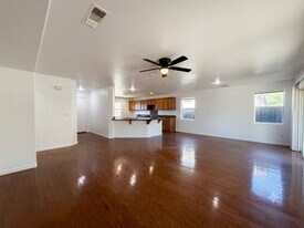 4582 E Burns Ave in Fresno, CA - Building Photo