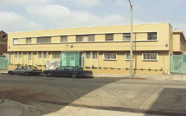 685 S Coronado St in Los Angeles, CA - Building Photo - Building Photo