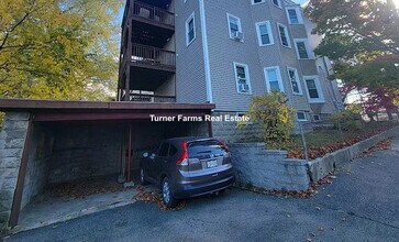 288 Boston Ave, Unit 3 in Medford, MA - Foto de edificio - Building Photo