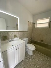 1219 N 20th Ave, Unit 1219 in Hollywood, FL - Foto de edificio - Building Photo