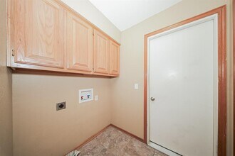 1141 SW 132nd St in Oklahoma City, OK - Foto de edificio - Building Photo