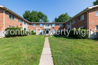 Northbrook Apartments in Florissant, MO - Building Photo - Interior Photo