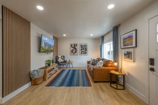 840 W 400 N in Salt Lake City, UT - Building Photo