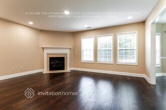 523 Cliffglen Way NW in Lilburn, GA - Foto de edificio - Building Photo