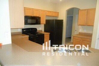 7215 S 38th Dr in Phoenix, AZ - Building Photo - Building Photo