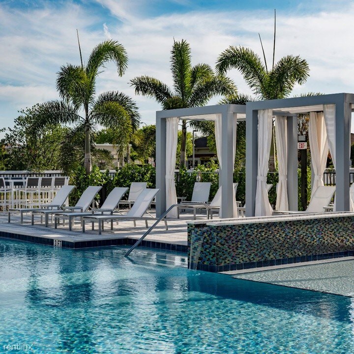 4200 NW 79th Ave in Doral, FL - Building Photo