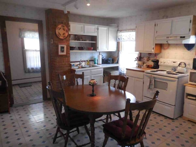 19 Water St, Unit 19 Water Street in Easthampton, MA - Building Photo - Building Photo