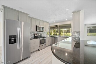1411 Whiskey Creek Dr in Ft. Myers, FL - Building Photo - Building Photo