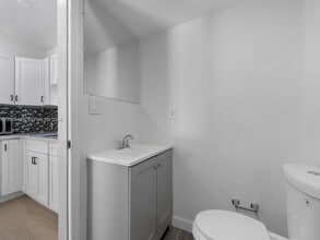 252 E 36th St in Hialeah, FL - Building Photo - Building Photo
