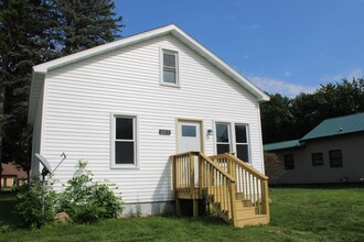 317 S 6th St in Cornell, WI - Building Photo - Building Photo