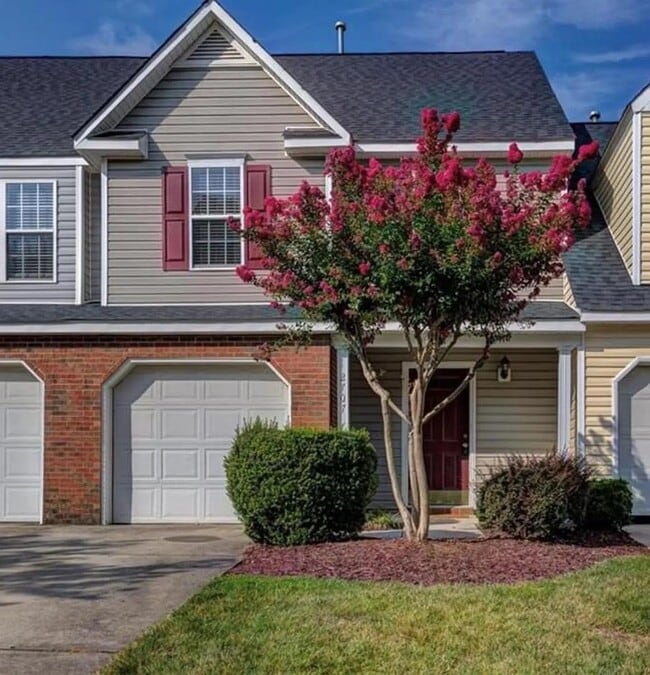 property at 2707 N Keswick Way