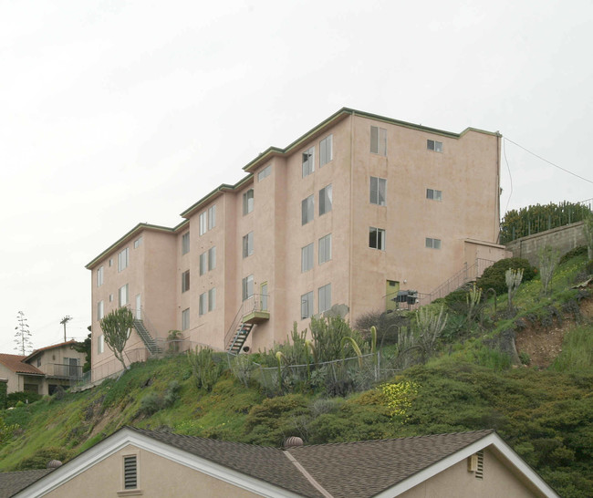 Loma Vista Apartment Homes in San Diego, CA - Building Photo - Building Photo