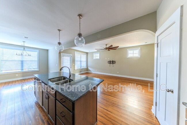 2221 24th Ave N in Nashville, TN - Building Photo - Building Photo