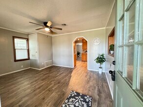 1240 E Walnut St in Cushing, OK - Building Photo - Building Photo