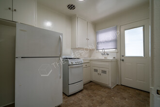 202 Obispo Ave in Long Beach, CA - Building Photo - Interior Photo