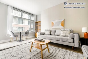 4924 St Elmo Ave in Bethesda, MD - Building Photo