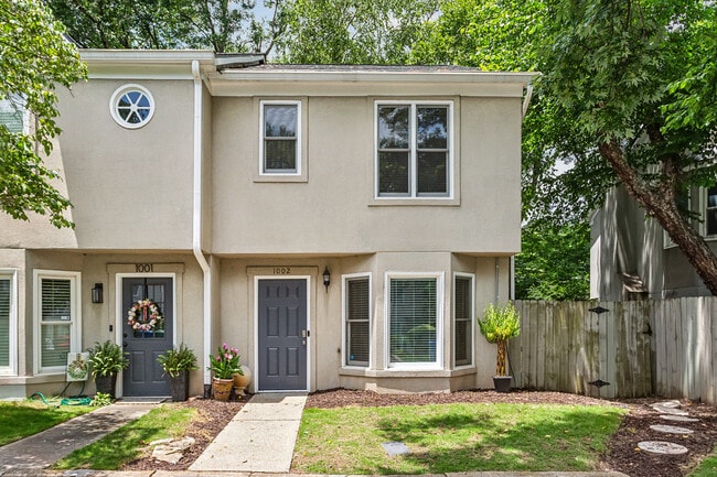 property at 1002 Defoors Landing NW