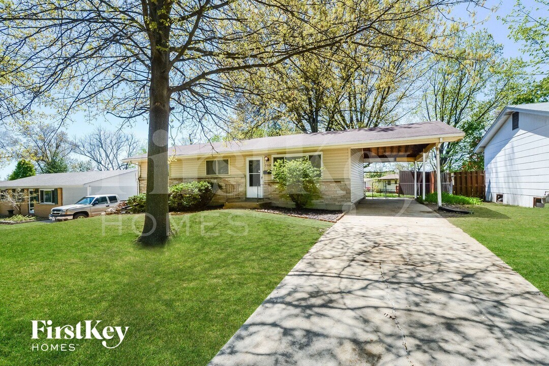 712 Undercliff Dr in Hazelwood, MO - Building Photo