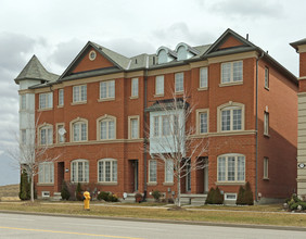 2692-2698 Bur Oak Ave in Markham, ON - Building Photo - Building Photo