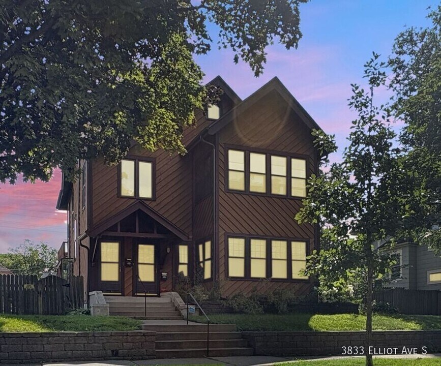 3833 Elliot Ave in Minneapolis, MN - Building Photo