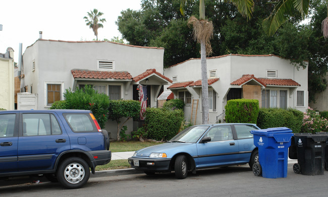 2232 Addison Way in Los Angeles, CA - Building Photo - Building Photo