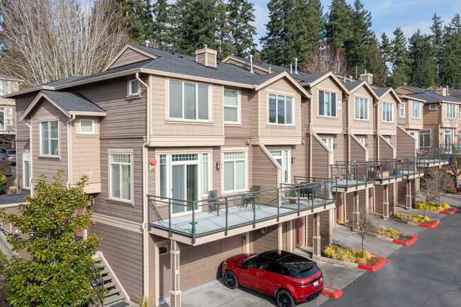 The Heights at Issaquah Ridge in Issaquah, WA - Building Photo - Building Photo