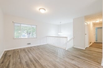 8202 Kendrick Rd in Jonesboro, GA - Foto de edificio - Building Photo