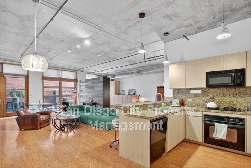 877 Island Ave in San Diego, CA - Building Photo