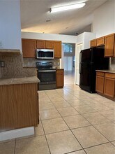 245 Lakebreeze Cir in Lake Mary, FL - Building Photo - Building Photo