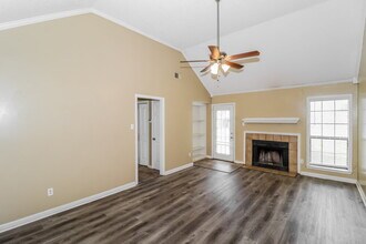 7644 Valley Glen Dr in Memphis, TN - Building Photo - Building Photo