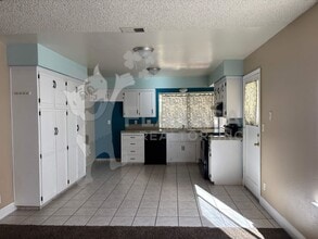 835 Columbia Ave in Merced, CA - Building Photo - Building Photo