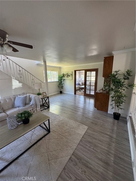 17252 Apel Ln in Huntington Beach, CA - Foto de edificio - Building Photo