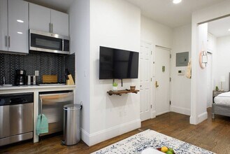 69 Clinton St in New York, NY - Building Photo - Building Photo