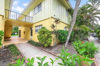 1201 Solana Rd in Naples, FL - Building Photo - Building Photo