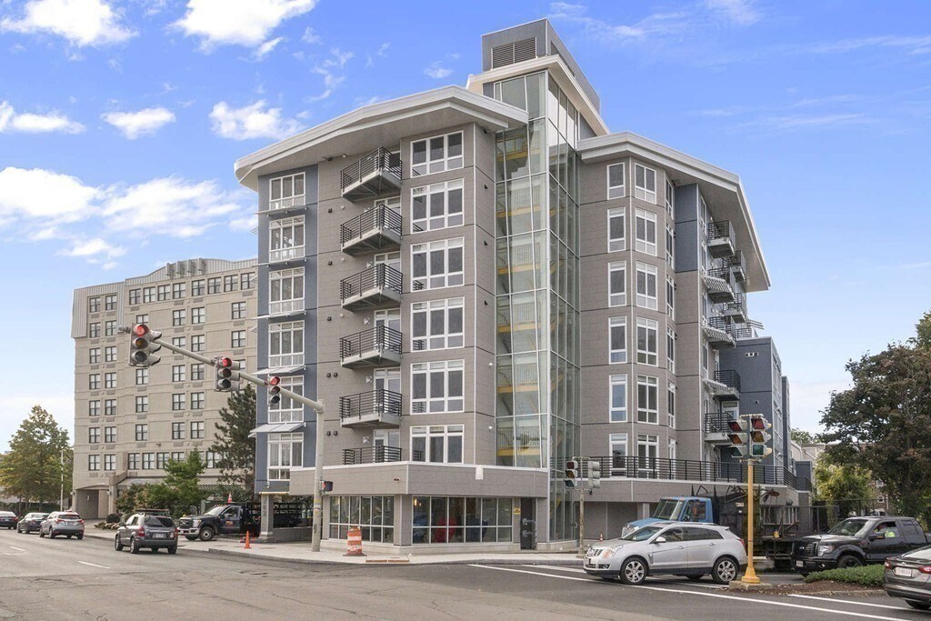 262 Monsignor O'Brien Hwy in Cambridge, MA - Building Photo