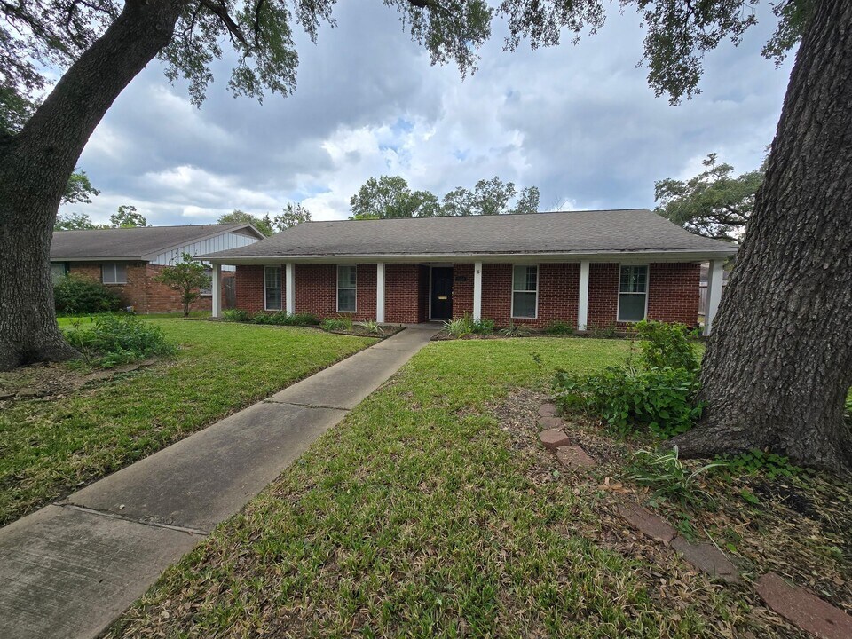 5150 Jason St in Houston, TX - Building Photo
